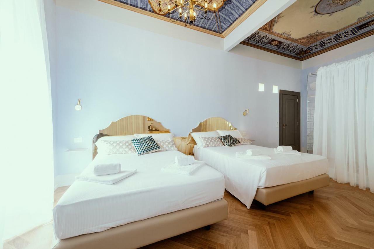 Palazzo Dei Grifoni - Luxury Suites - Сан-Бенедетто-дель-Тронто Экстерьер фото