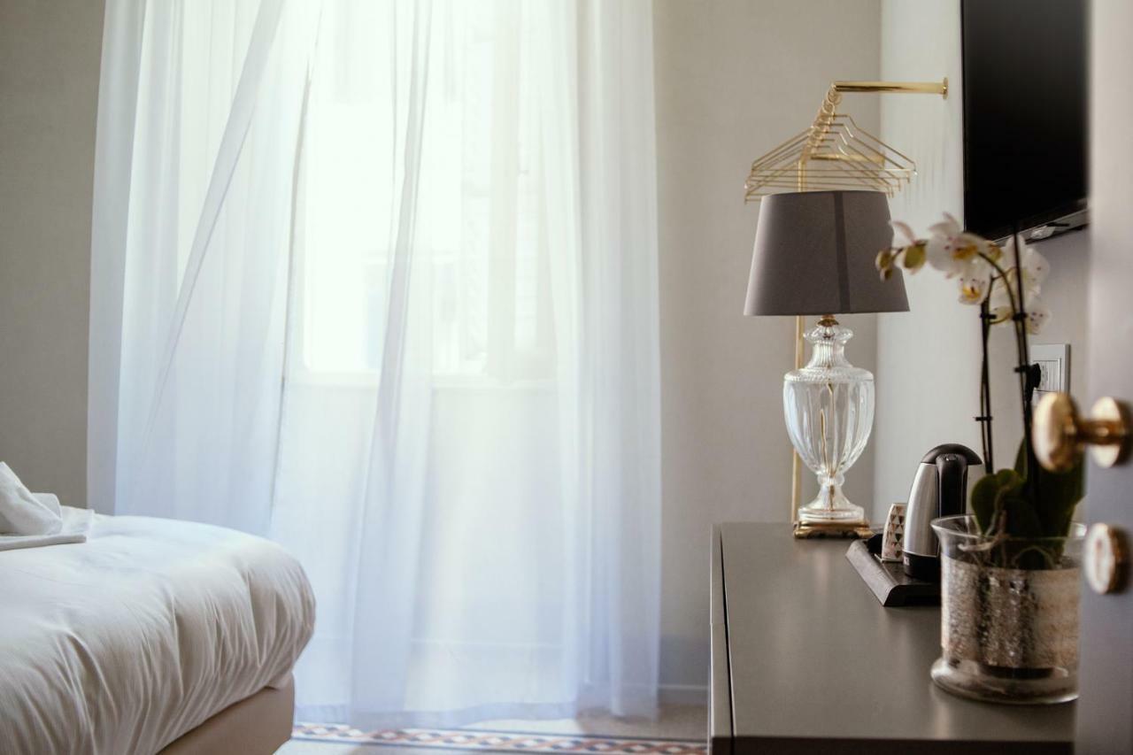 Palazzo Dei Grifoni - Luxury Suites - Сан-Бенедетто-дель-Тронто Экстерьер фото