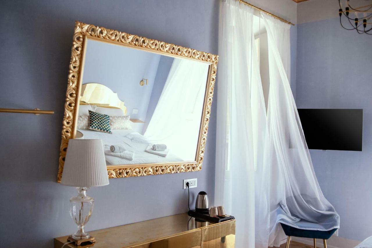 Palazzo Dei Grifoni - Luxury Suites - Сан-Бенедетто-дель-Тронто Экстерьер фото