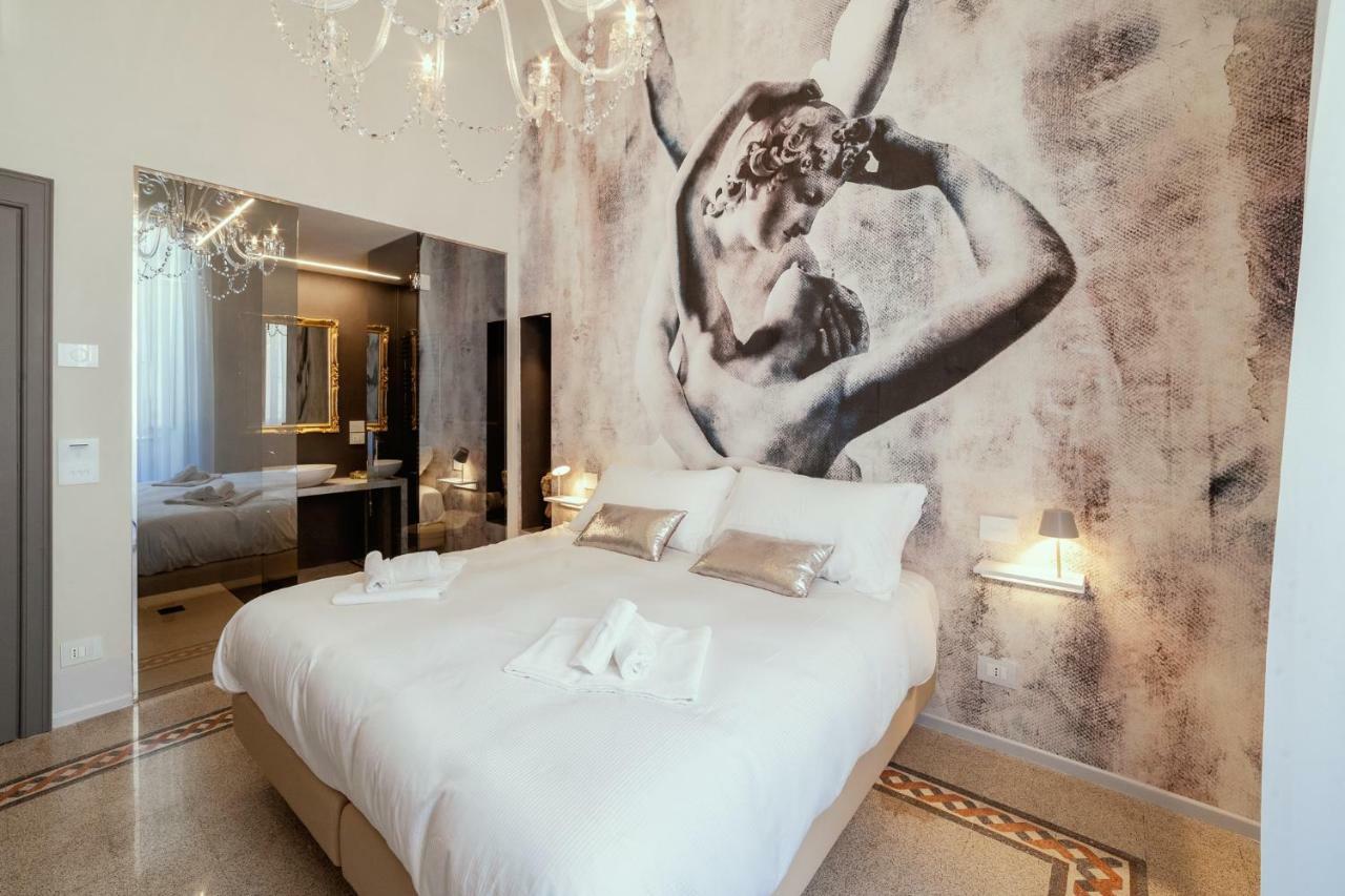 Palazzo Dei Grifoni - Luxury Suites - Сан-Бенедетто-дель-Тронто Экстерьер фото